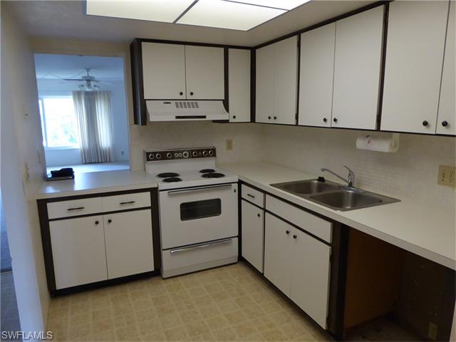 2264 Winkler AVE, Fort Myers, FL 33901