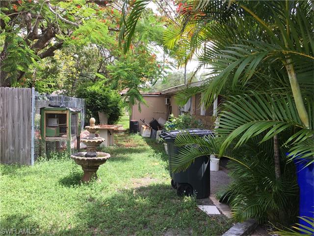 2558/2560 Congress ST, Fort Myers, FL 33901
