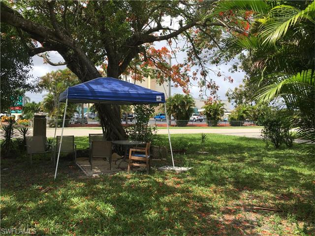 2558/2560 Congress ST, Fort Myers, FL 33901
