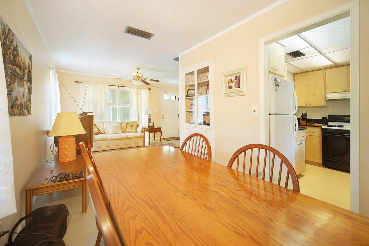 1476 Winkler Ave, Fort Myers, FL 33901