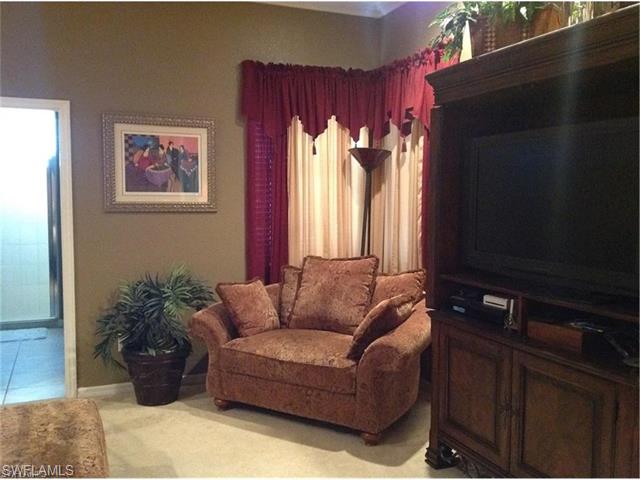 1910 W Lakeview BLVD, North Fort Myers, FL 33903
