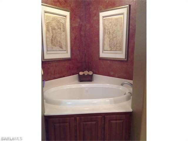 1910 W Lakeview BLVD, North Fort Myers, FL 33903