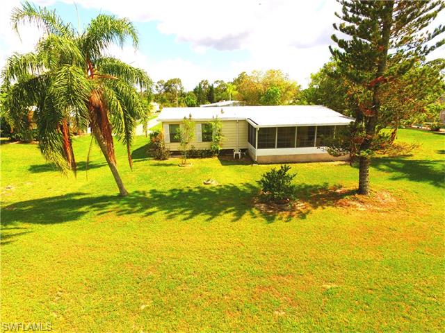 9900 Cree LN, North Fort Myers, FL 33903