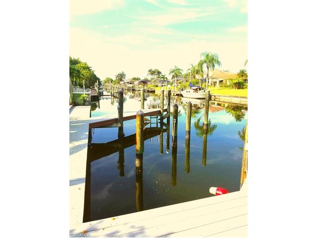 4802 Tudor DR, Cape Coral, FL 33904