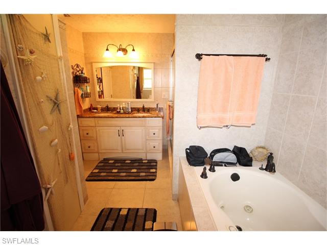 1938 SE 36th TER, Cape Coral, FL 33904