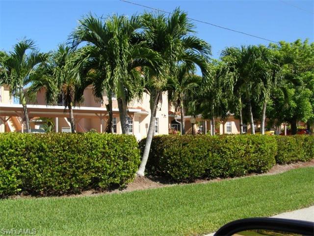 4554 SE 5th PL, Cape Coral, FL 33904