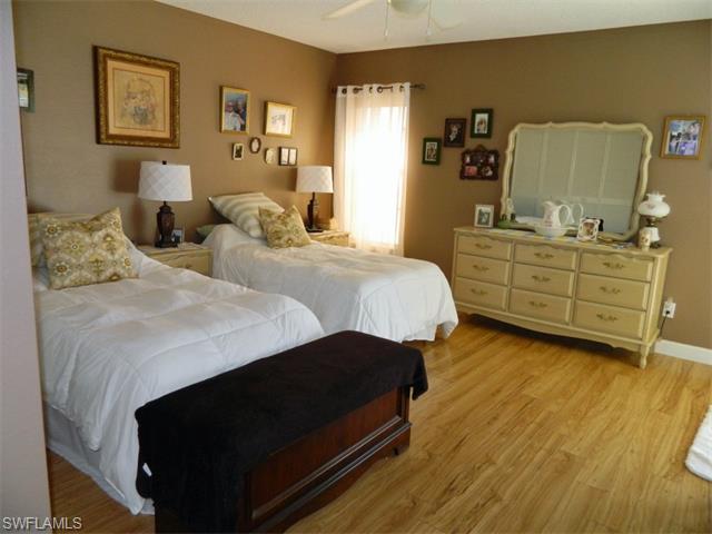 1322 SE 40th ST, Cape Coral, FL 33904