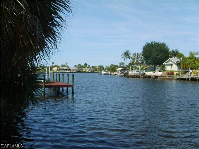 2706 Shelby PKY, Cape Coral, FL 33904
