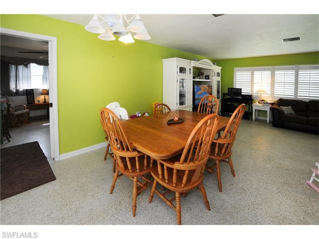 1903 Cornwallis PKY, Cape Coral, FL 33904