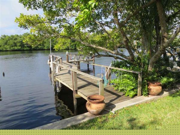 Orange Harbor Mobile Home Park209 Sun CircleFort Myers, FL 33905