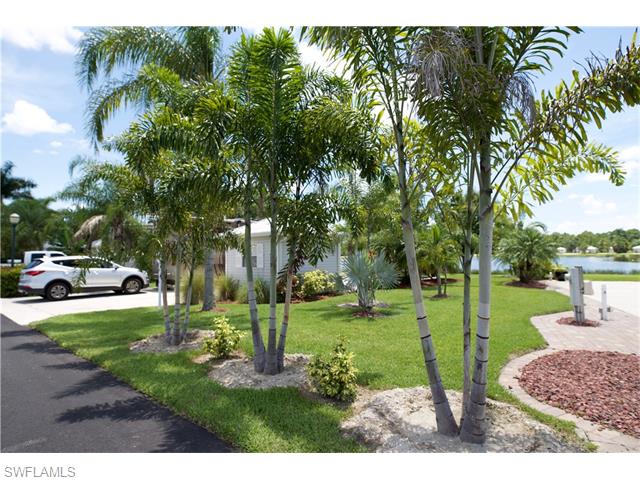 5592 Brightwood DR, Fort Myers, FL 33905