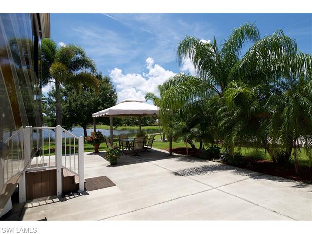 5592 Brightwood DR, Fort Myers, FL 33905