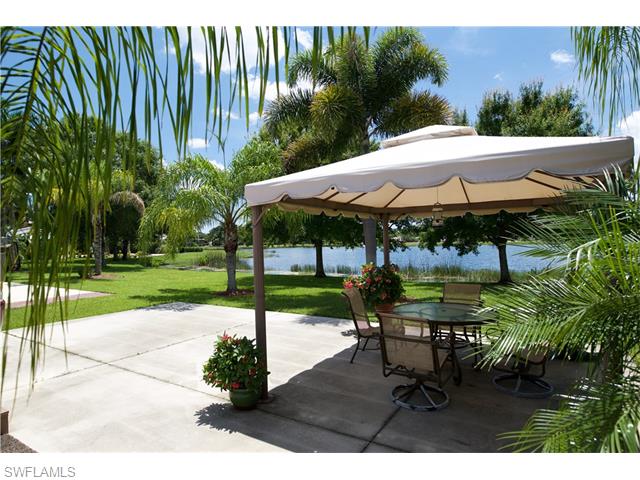 5592 Brightwood DR, Fort Myers, FL 33905