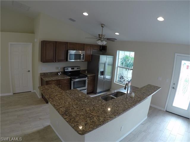 6007 Thrush AVE, Fort Myers, FL 33905