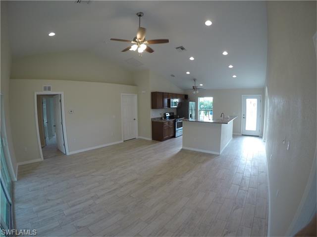 6007 Thrush AVE, Fort Myers, FL 33905