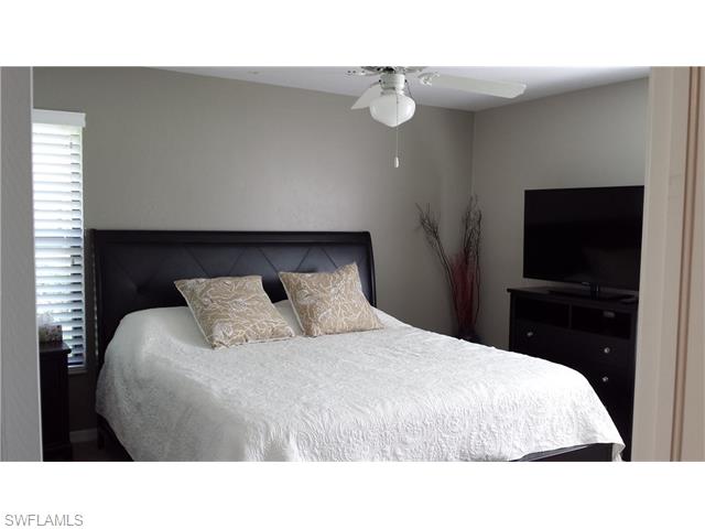 5945 Trailwinds DR, Fort Myers, FL 33907
