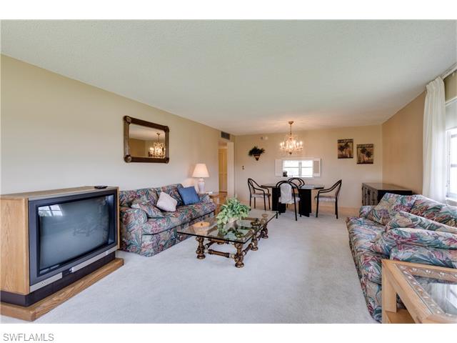 6102 Augusta DR, Fort Myers, FL 33907