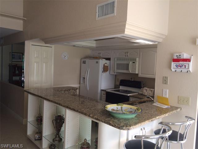 5905 Trailwinds DR, Fort Myers, FL 33907