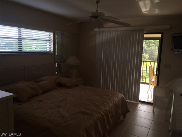 5905 Trailwinds DR, Fort Myers, FL 33907