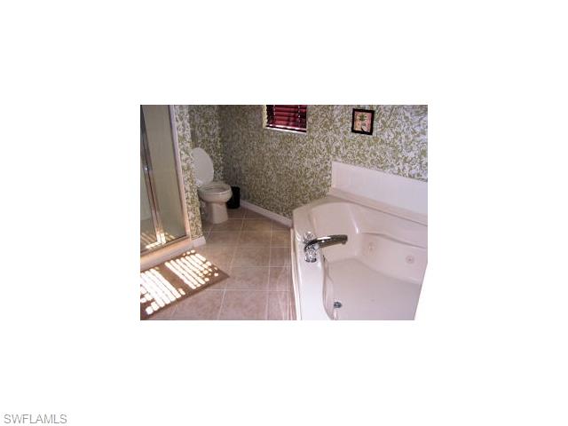 10060 Lake Cove DR, Fort Myers, FL 33908