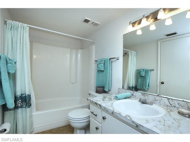 16881 Davis RD, Fort Myers, FL 33908