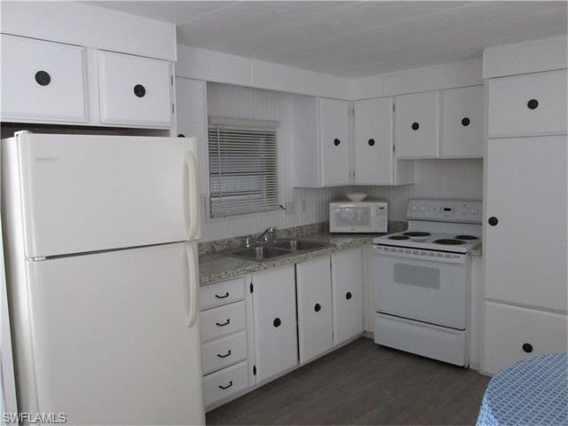 29 Ronald DR, Fort Myers, FL 33908