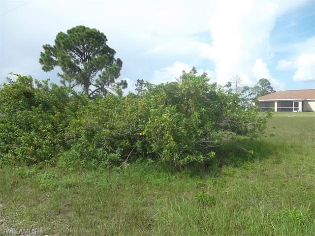 4305 NE 8th CT, Cape Coral, FL 33909