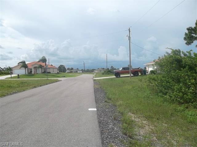 4305 NE 8th CT, Cape Coral, FL 33909