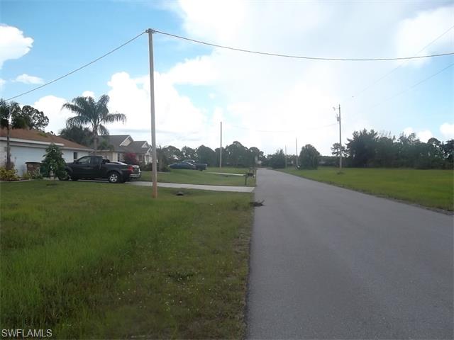 2221 NE 35th LN, Cape Coral, FL 33909