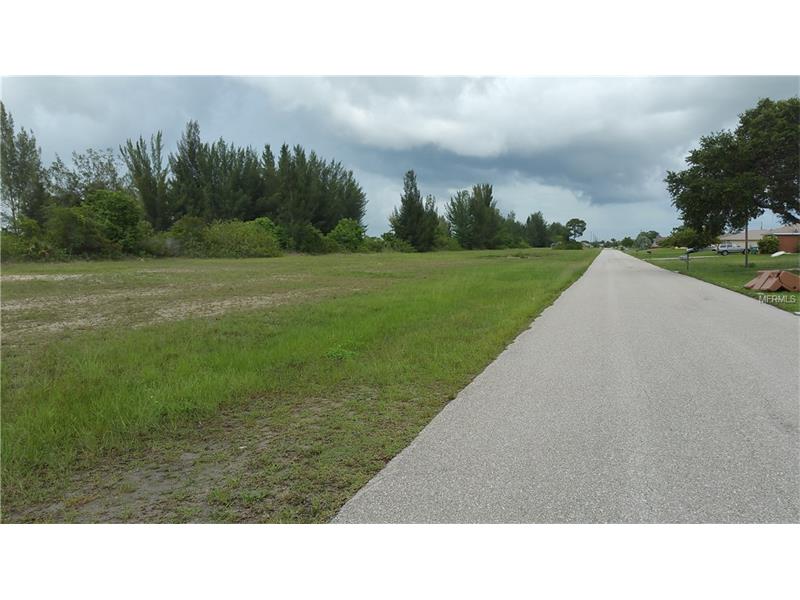 7 N 8TH TERRACE, Cape Coral, FL 33909