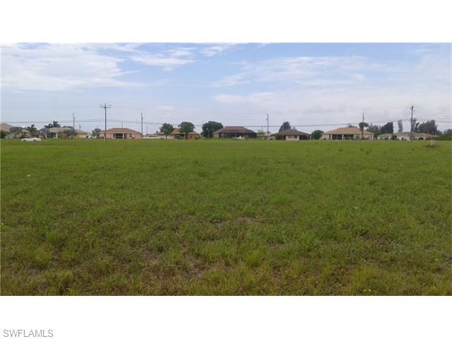 1704 NE 8th PL, Cape Coral, FL 33909