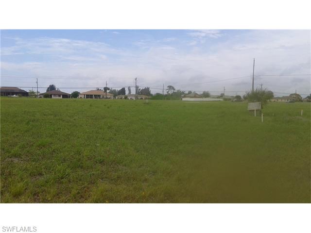 1704 NE 8th PL, Cape Coral, FL 33909