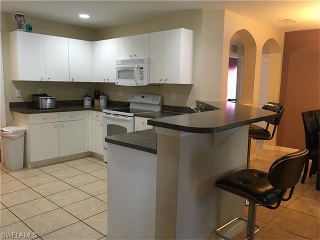 317 NE 10th TER, Cape Coral, FL 33909