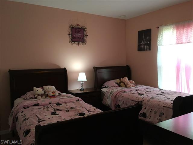 317 NE 10th TER, Cape Coral, FL 33909