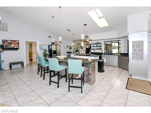 2612 SW 52nd LN, Cape Coral, FL 33914
