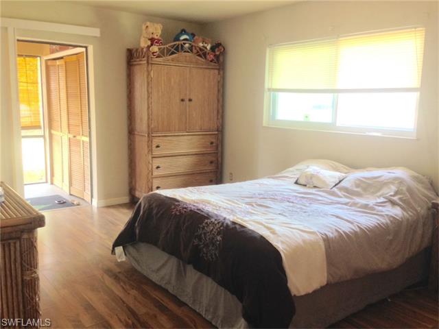 3022 SW 7th PL, Cape Coral, FL 33914