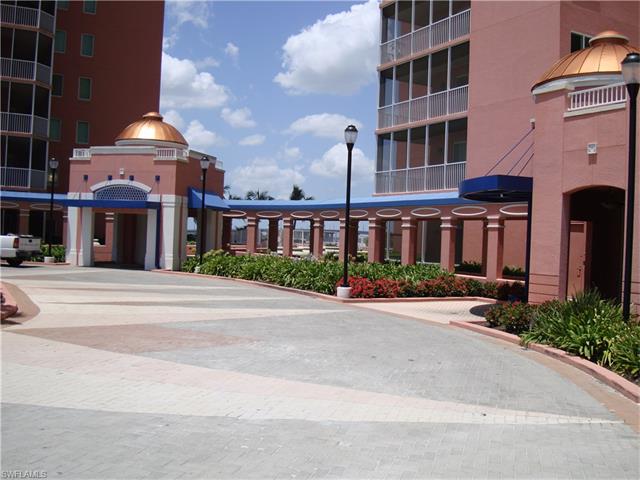 2745 1st ST, Fort Myers, FL 33916