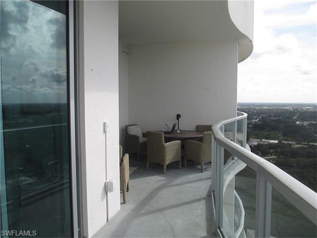 3000 Oasis Grand BLVD, Fort Myers, FL 33916