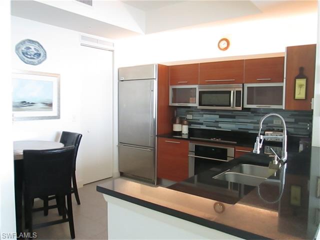 3000 Oasis Grand BLVD, Fort Myers, FL 33916
