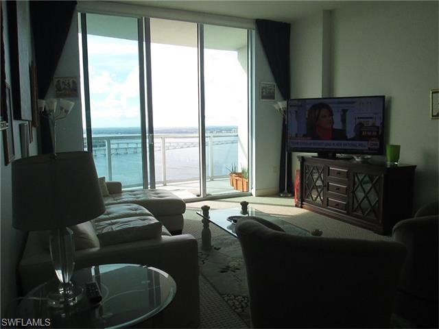 3000 Oasis Grand BLVD, Fort Myers, FL 33916