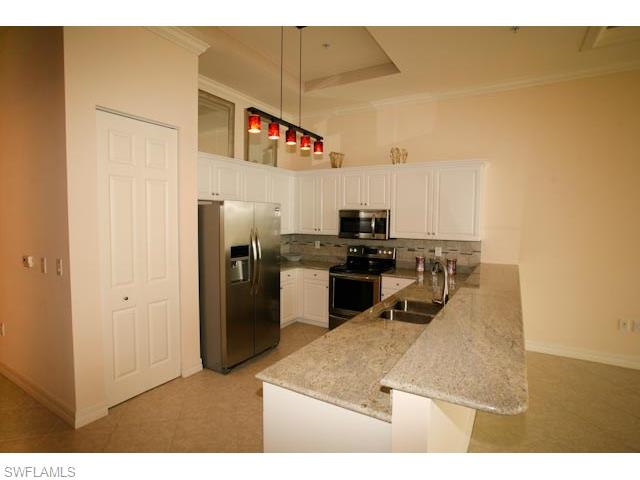 2797 1st ST, Fort Myers, FL 33916