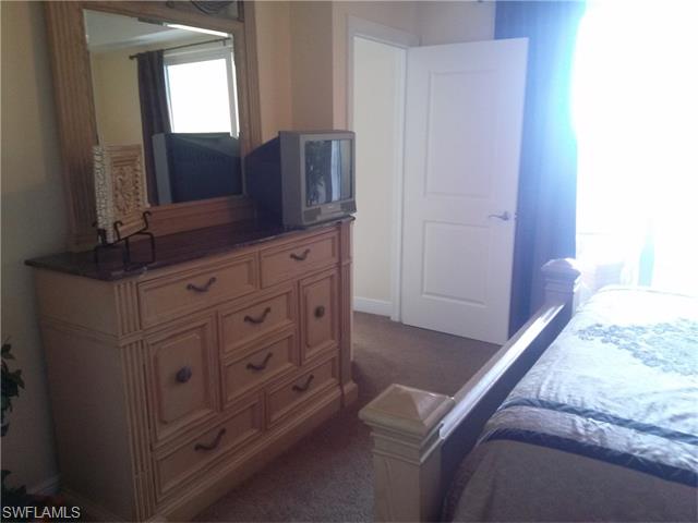 2745 1st ST, Fort Myers, FL 33916