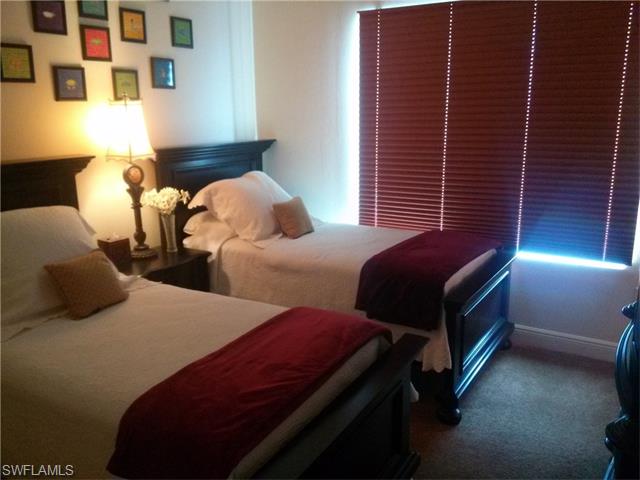 2745 1st ST, Fort Myers, FL 33916