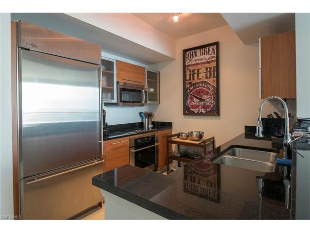 3000 Oasis Grand BLVD, Fort Myers, FL 33916