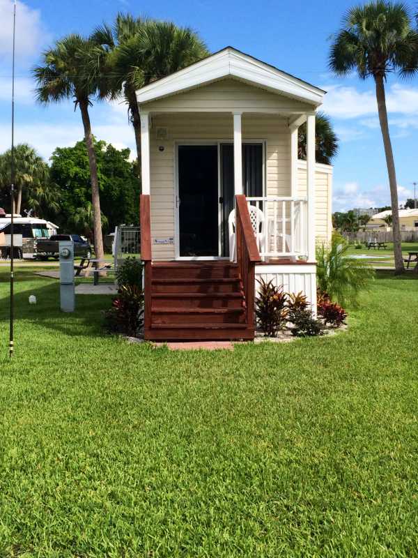 Pioneer Village 7974 Samville Rd#E423North Fort Myers, FL 33917