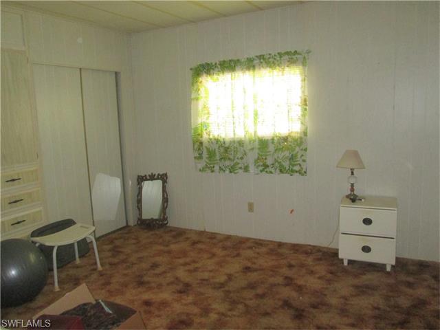 128 Gaslight AVE, North Fort Myers, FL 33917