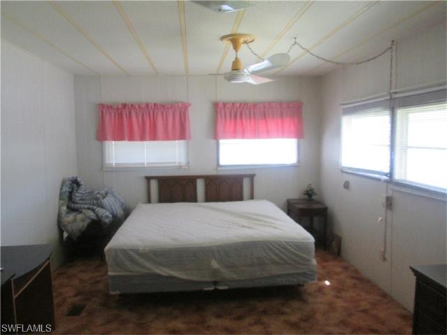 128 Gaslight AVE, North Fort Myers, FL 33917
