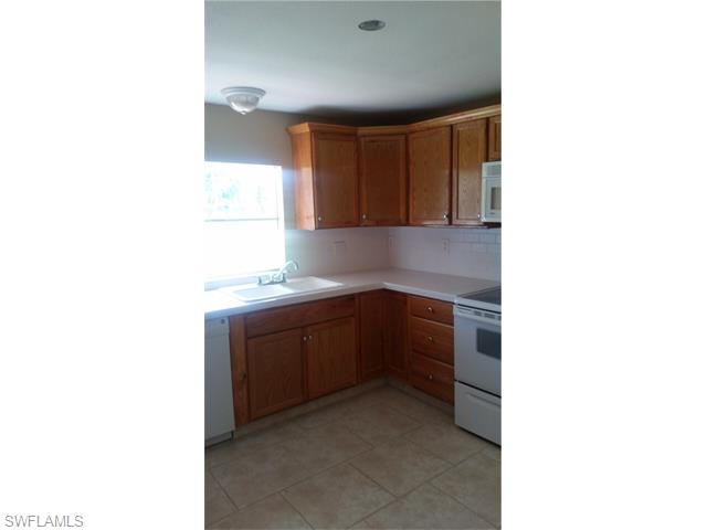 288 Whittier AVE, North Fort Myers, FL 33917