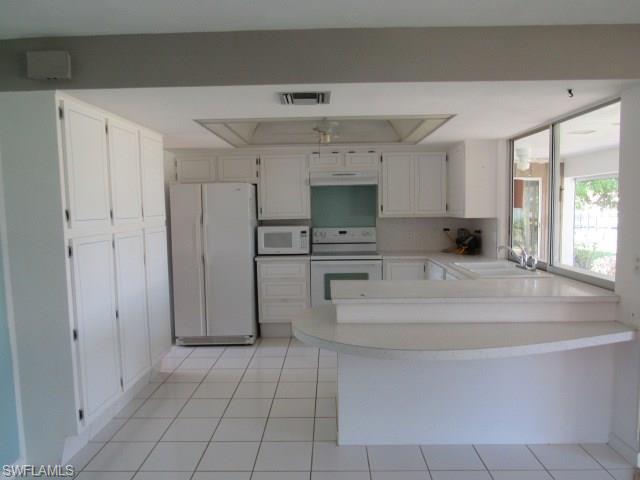 995 Clarellen DR, Fort Myers, FL 33919