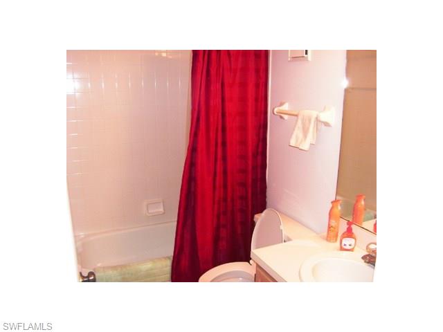 9652 Windsor Gardens LN, Fort Myers, FL 33919